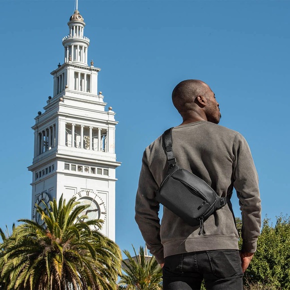 Peak Design Everyday Sling 3L Crossbody Waist Bum Bag in Black - Picture 10 of 11